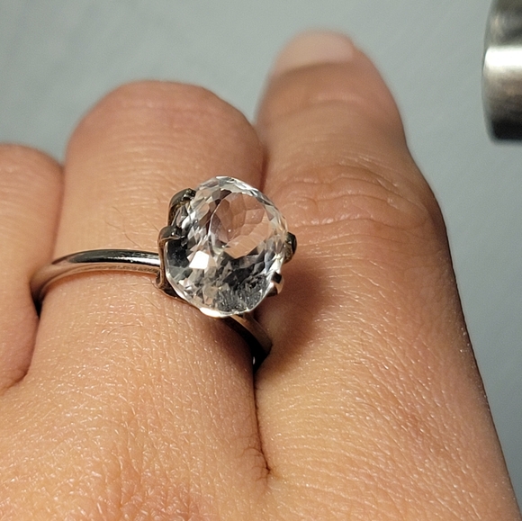 Gorgeous 6 Carat White Zircon - Picture 9 of 17